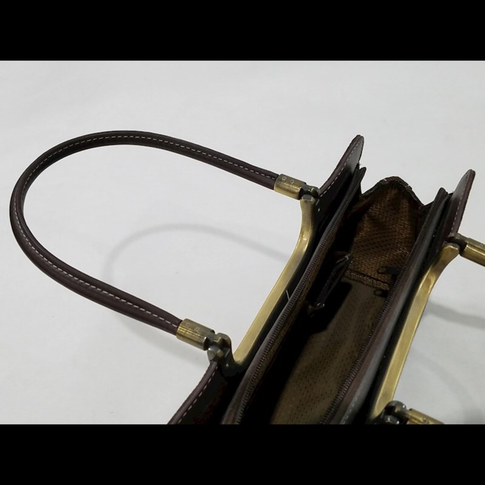Guess bag& backpack bundle - Picture 6 of 8